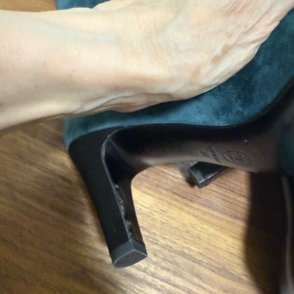 Chanel 2017 Gabrielle Coco Satin Suede Mid Calf Boots.  Size 38. Green/Black. - Picture 12 of 13